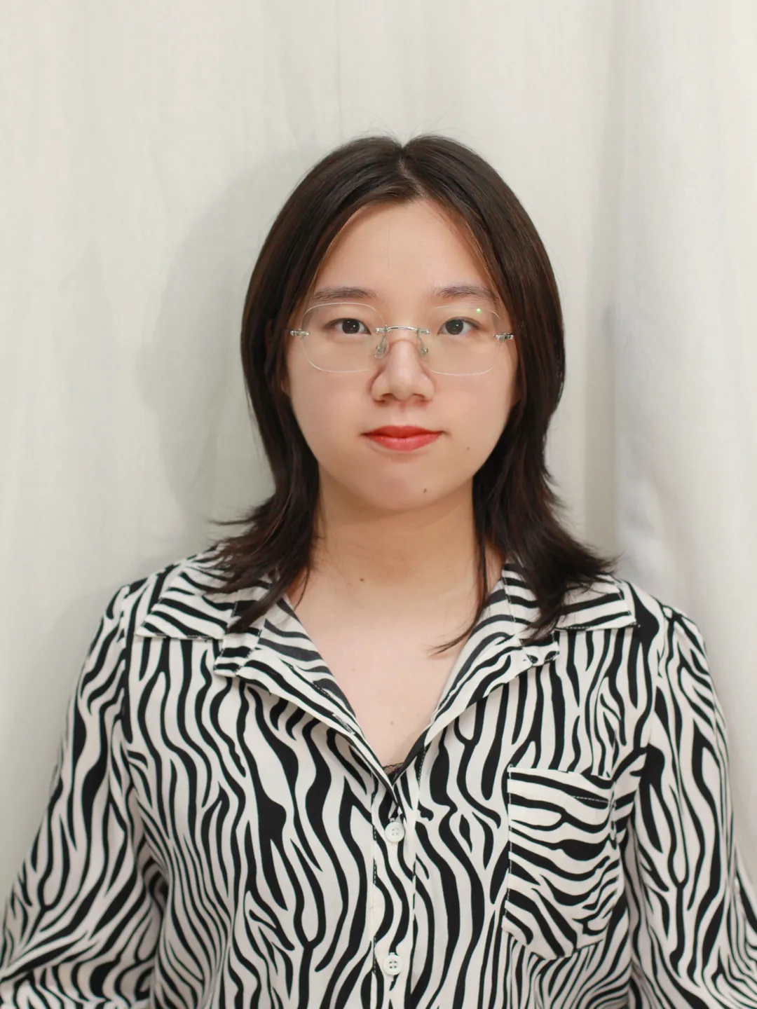 女生長期戴眼鏡與不戴眼鏡,到底有什么區別?