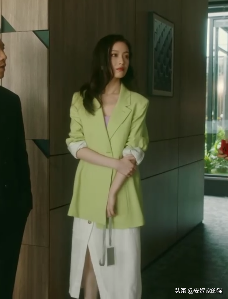 《流金岁月》热播：比起剧情，倪妮的朱锁锁职