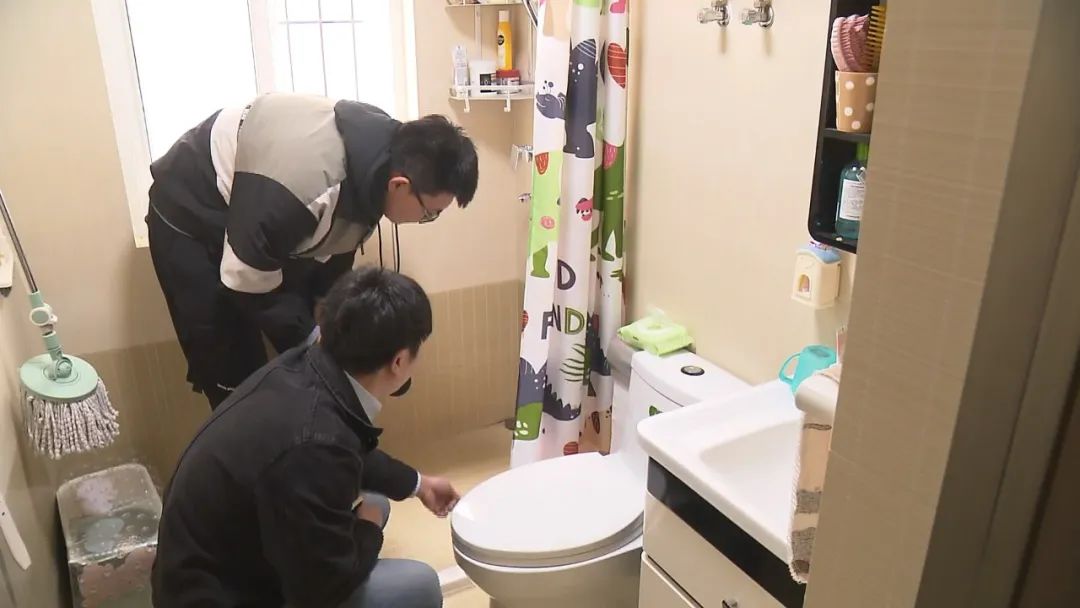 糟心！卫生间漏水，花万元注胶补漏，补完还漏？厦门专业人士给你拆解其中套路