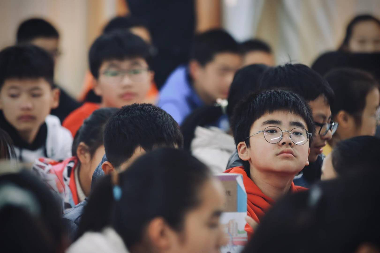 大连考研学生居住地被封急哭，教育局回应：在商讨解决办法，请留意公告