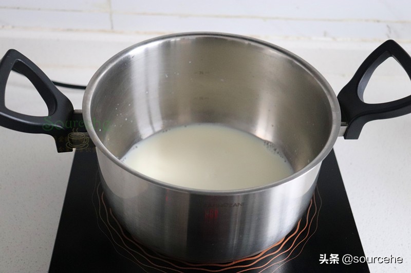 冬日下午茶，一杯熱乎乎的棉花糖咖啡，暖暖得很愜意，做法簡單