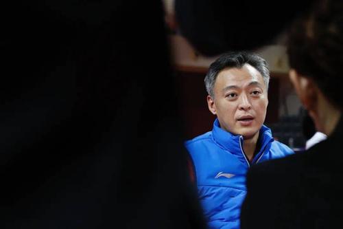 国乒主教练秦志戬,为培养马龙熬白了头,他的执教水准属于顶尖级