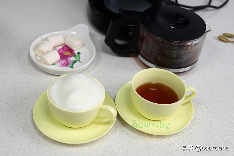 冬日下午茶，一杯熱乎乎的棉花糖咖啡，暖暖得很愜意，做法簡單