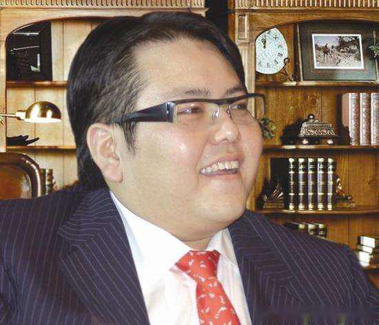 首富买私人飞机，才10个月说凉就凉，破产成老赖