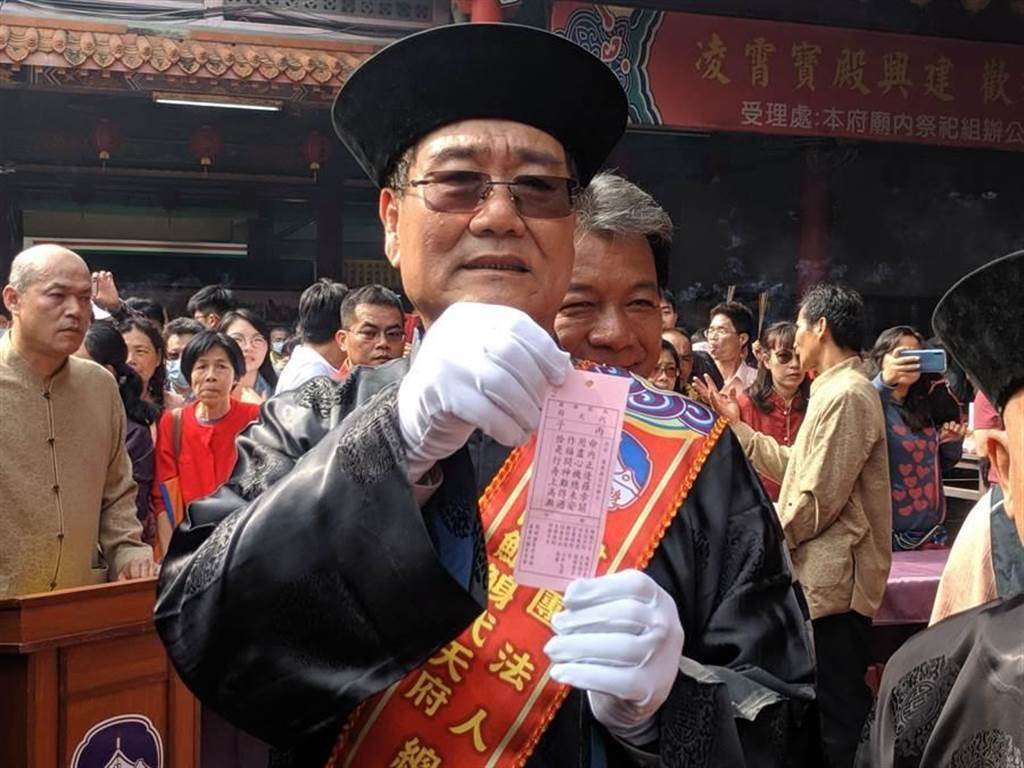 島內運勢簽神預言藍女議員新解：2020民進黨就是一個字