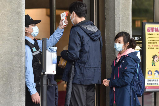 连续五日确诊病例过百，缺疫苗的台湾，还在等大陆提交疫苗申请