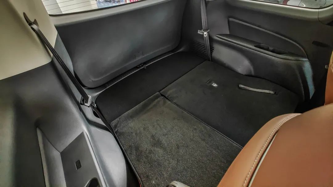 它比传祺M6强多了，堪称家用MPV中的智能担当