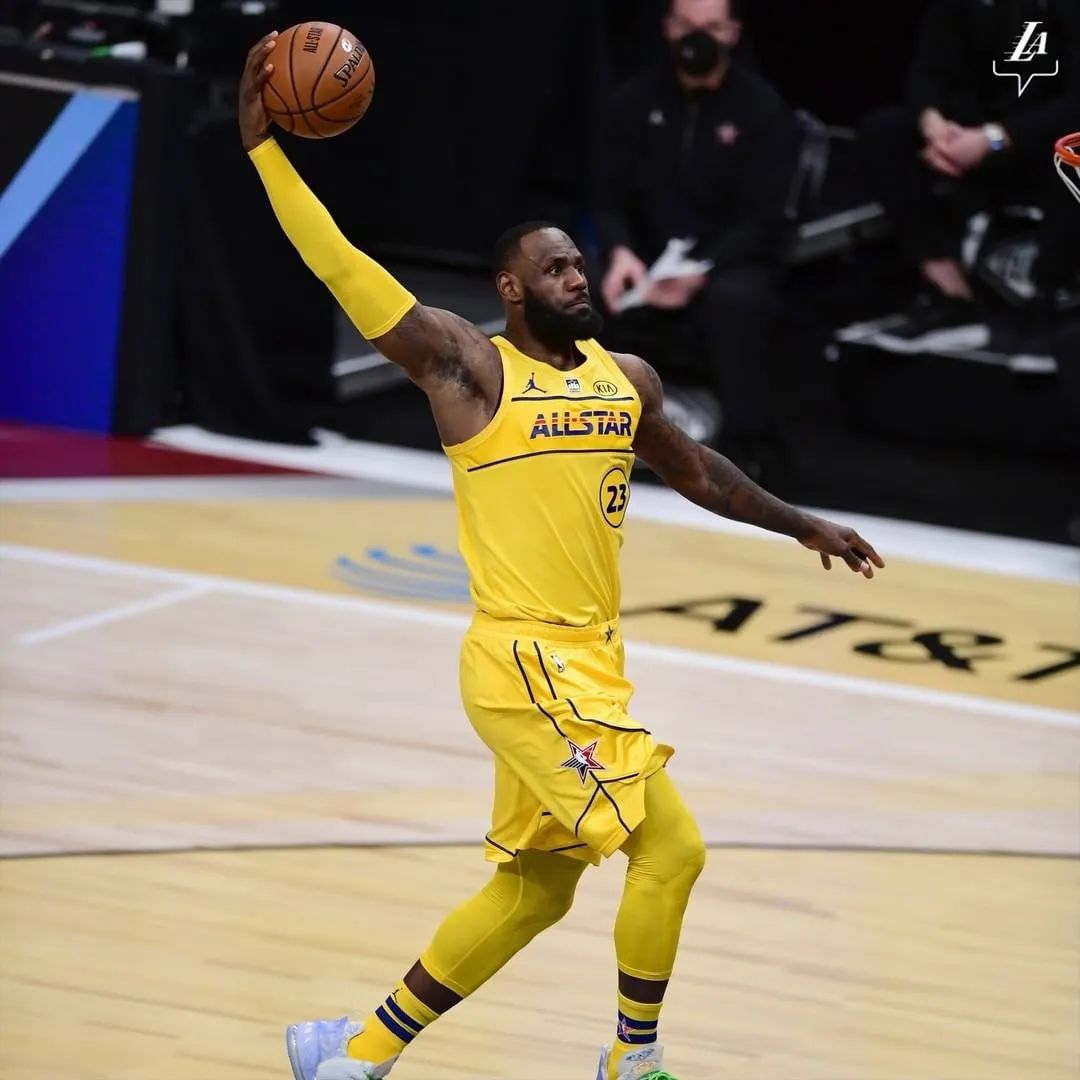 詹姆斯队连续4年赢下全明星赛！字母哥获MVP，当成总决赛打了