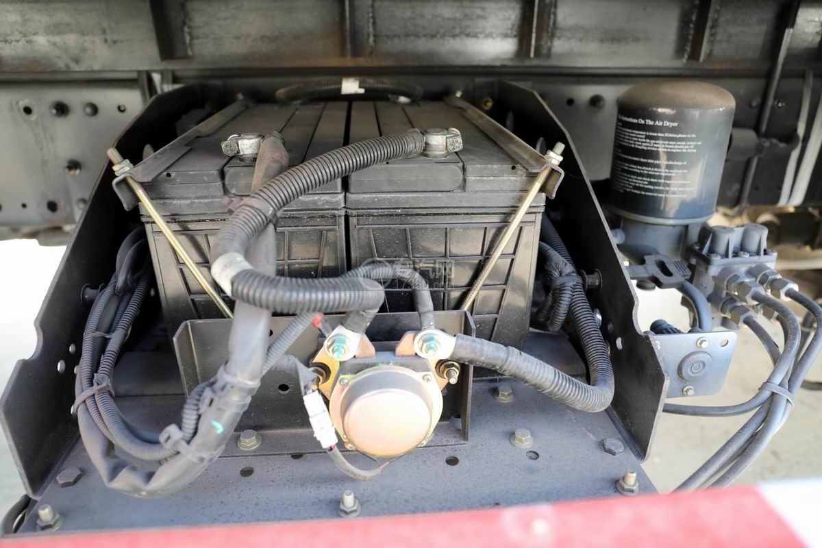 国六危险品运输车——东风天锦气瓶运输车