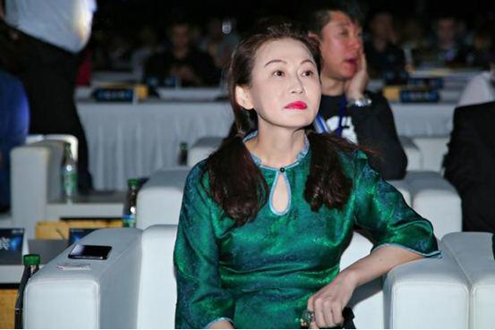 玻尿酸女王赵燕：身价高达460亿，20元玻尿酸卖