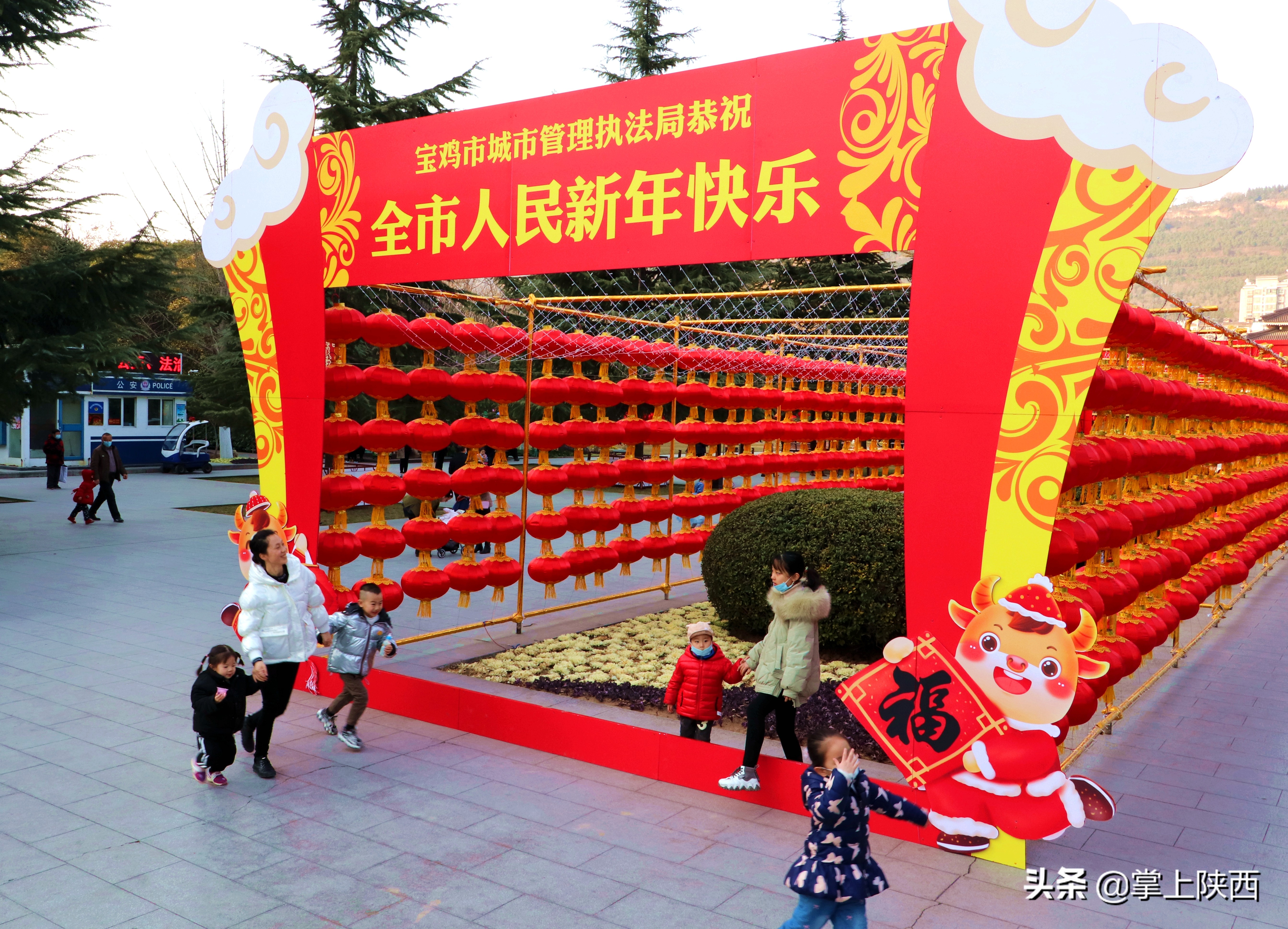 宝鸡街道灯“亮”了