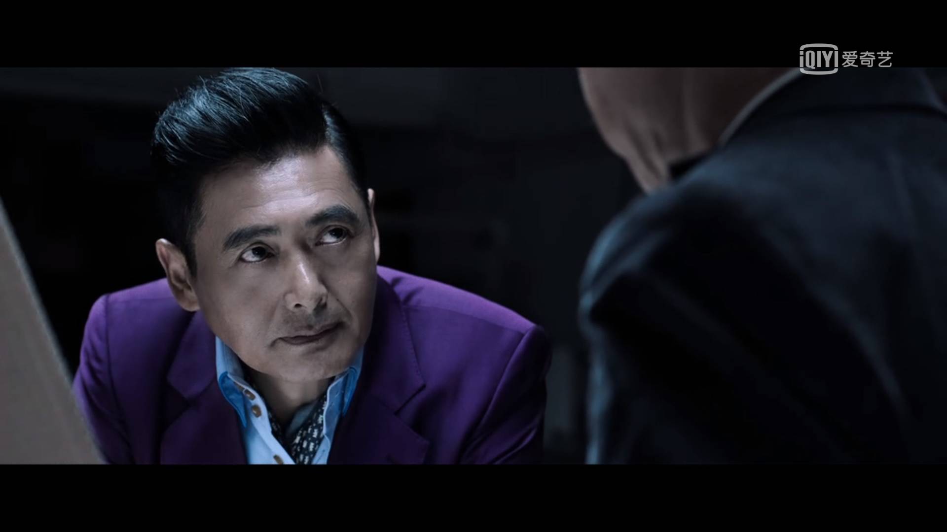 机箱通透，水冷好用，发光体聚集打造“光污染”