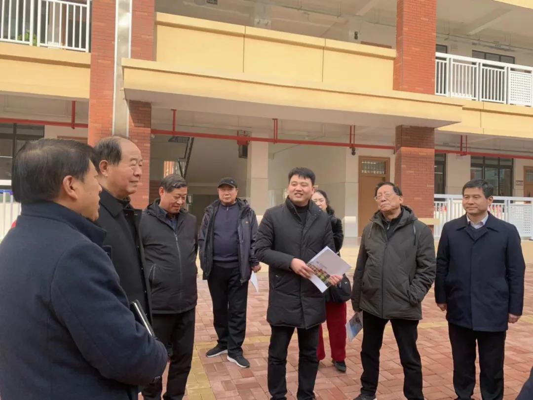 �йع�ί�쵼��������������������һ������