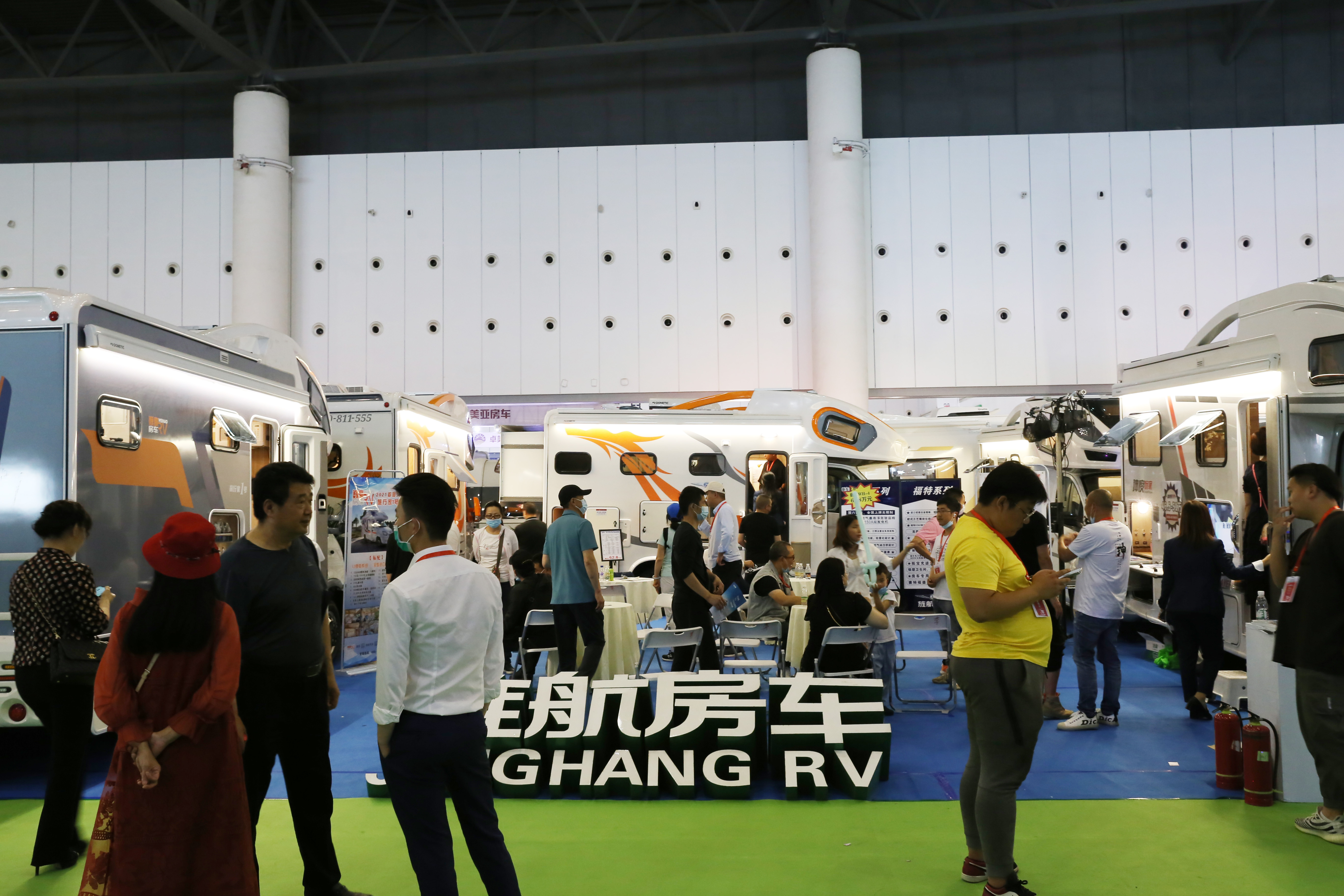 初夏房車(chē)盛會(huì) 相約天府之都 2021第三屆世界房車(chē)露營(yíng)博覽會(huì)今日開(kāi)幕