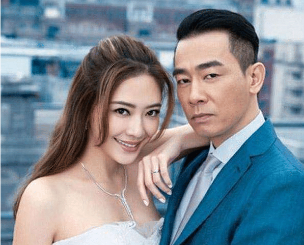 98版"韦小宝"饰演者娶了08版《鹿鼎记》"阿珂"，今已52岁生活幸福