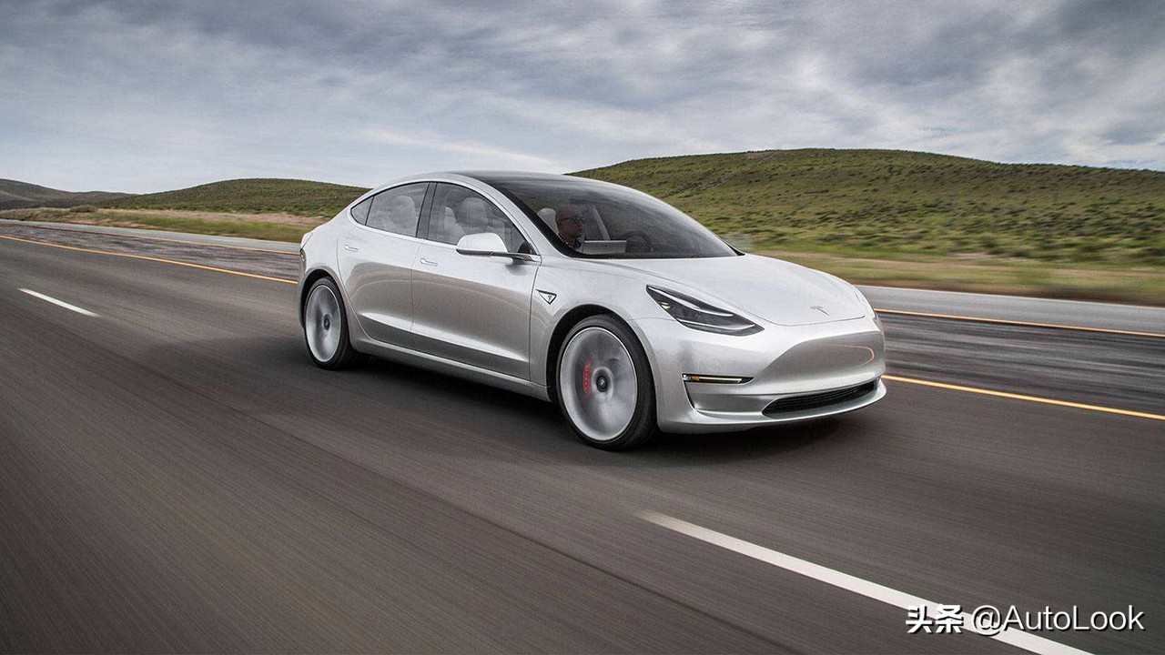 特斯拉第二季度交付量远超预期 OTA升级缩水续航