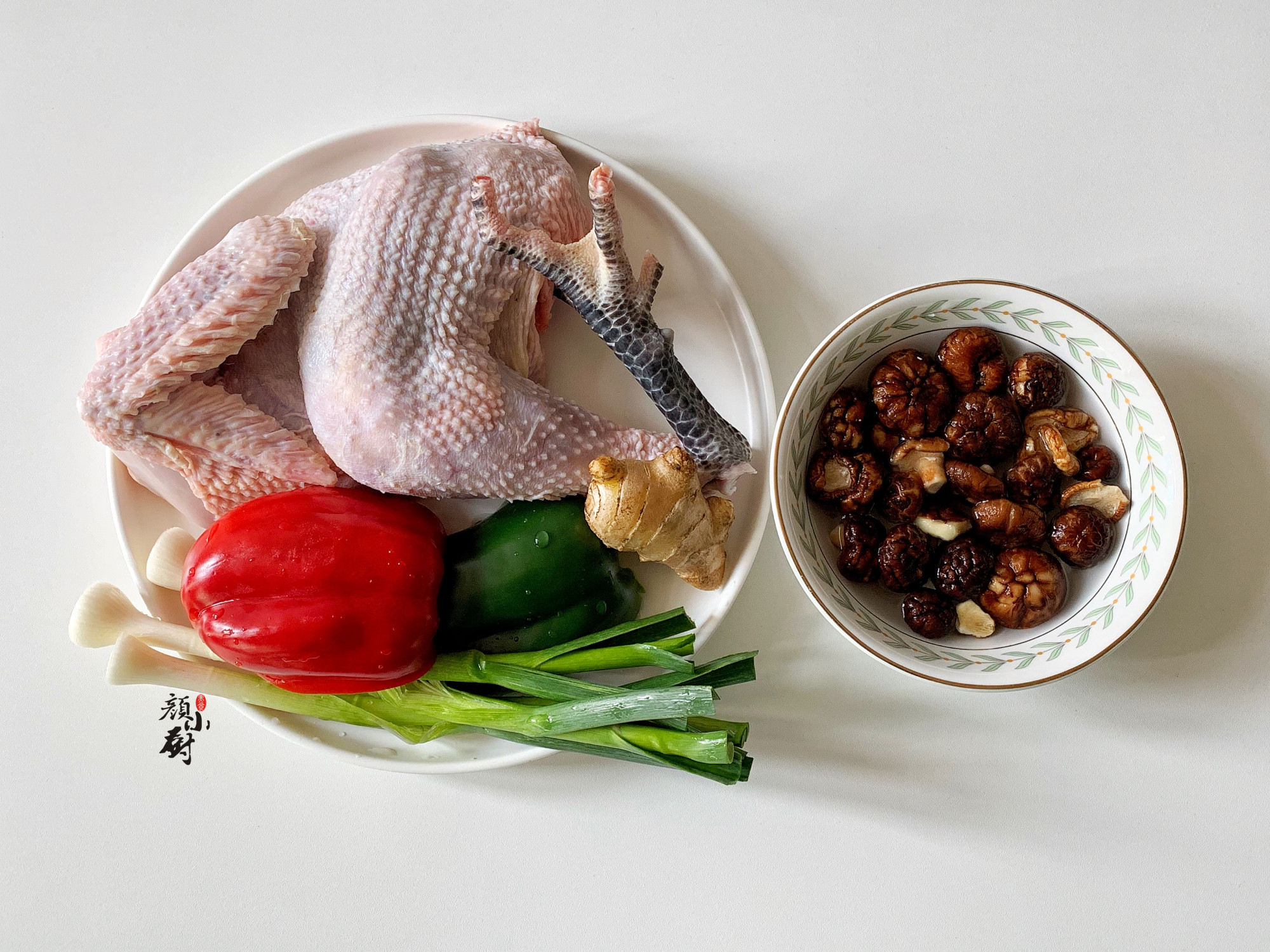 燉雞時有人焯水，有人直接燉，全不對，學會此做法，比飯店還香