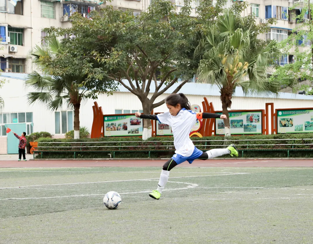 奔跑吧,足球少年——天府新区南湖小学2021班级足球联赛掠影
