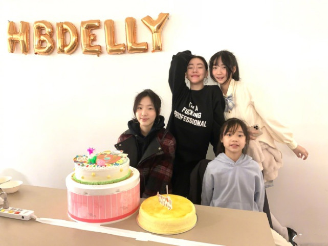 小S慶大女兒滿15歲，許雅鈞視角下母女四人賣萌扮醜，溫馨十足