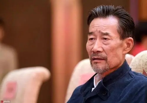 真不想他们老去，这9位大咖都老了，最大的71岁