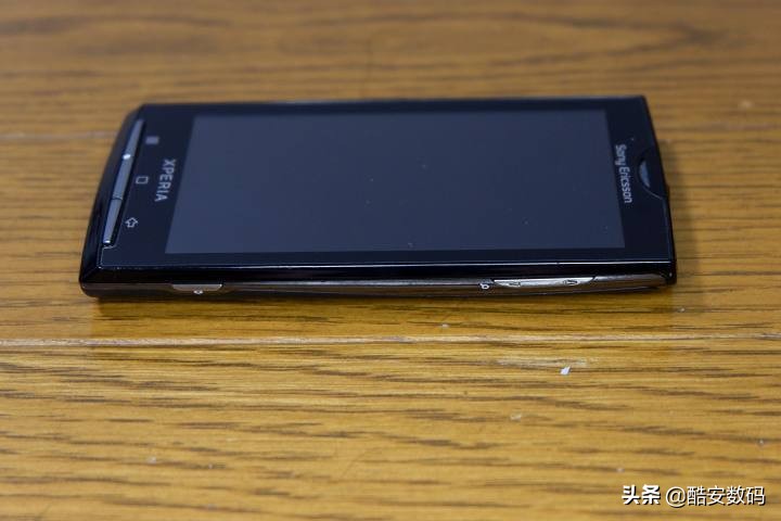 传说在十年前开幕——回顾首款 Android Xperia X10i/SO-01B