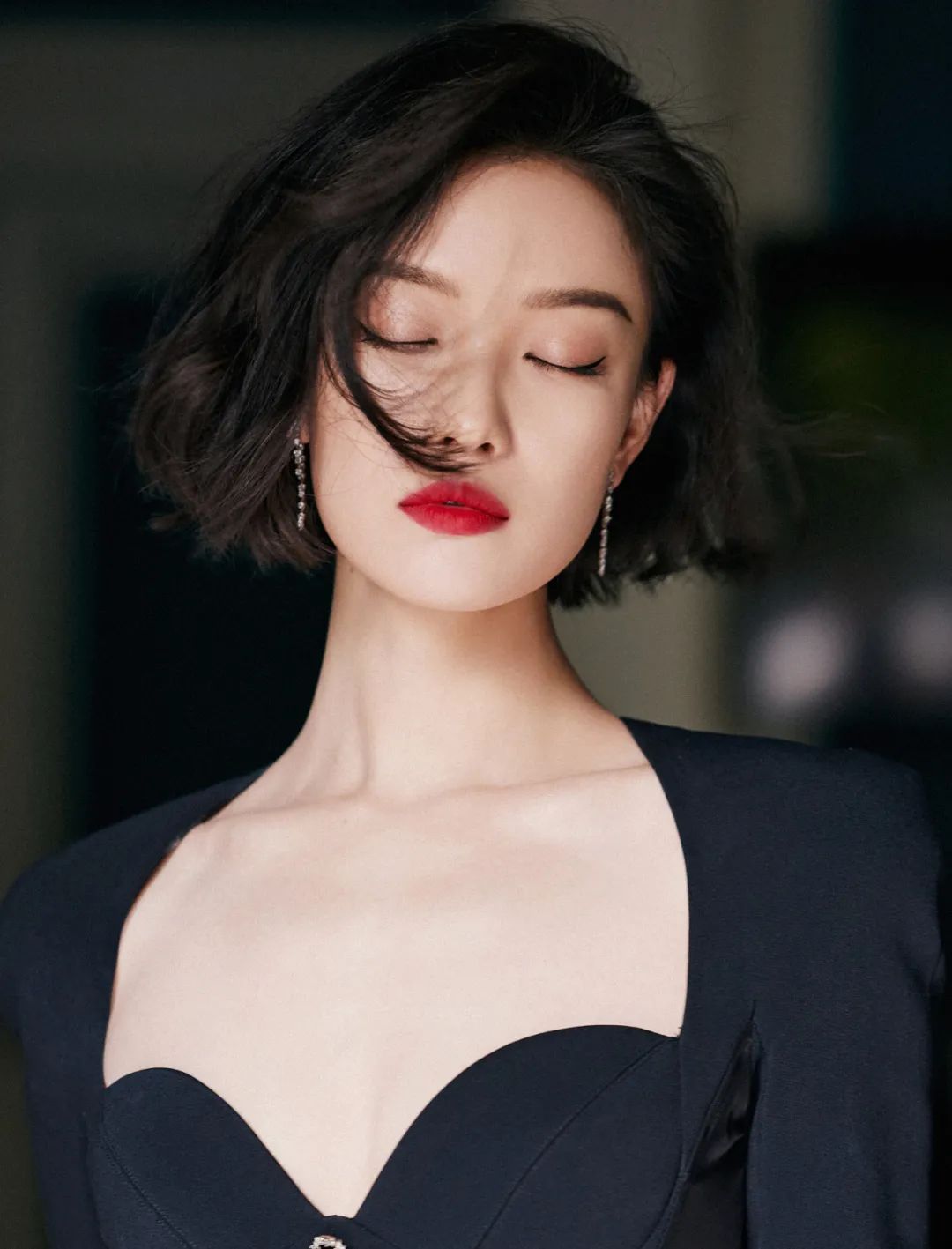 Penta提名倪妮,《流金岁月》朱锁锁换个头就翻红了,背后一扒全是黑料
