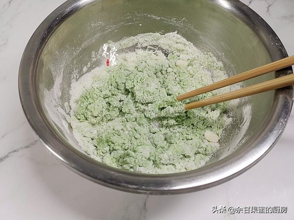 艾草青团的两种做法，软糯清香颜值高，凉后不发硬，做起来吧