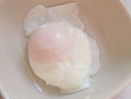 煮荷包蛋技巧 牢记1点鸡蛋圆滑鲜嫩不起沫