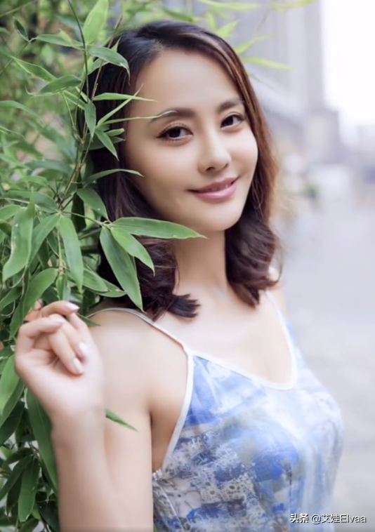 吴奇隆前妻马雅舒比刘诗诗还丰满，穿网纱吊带