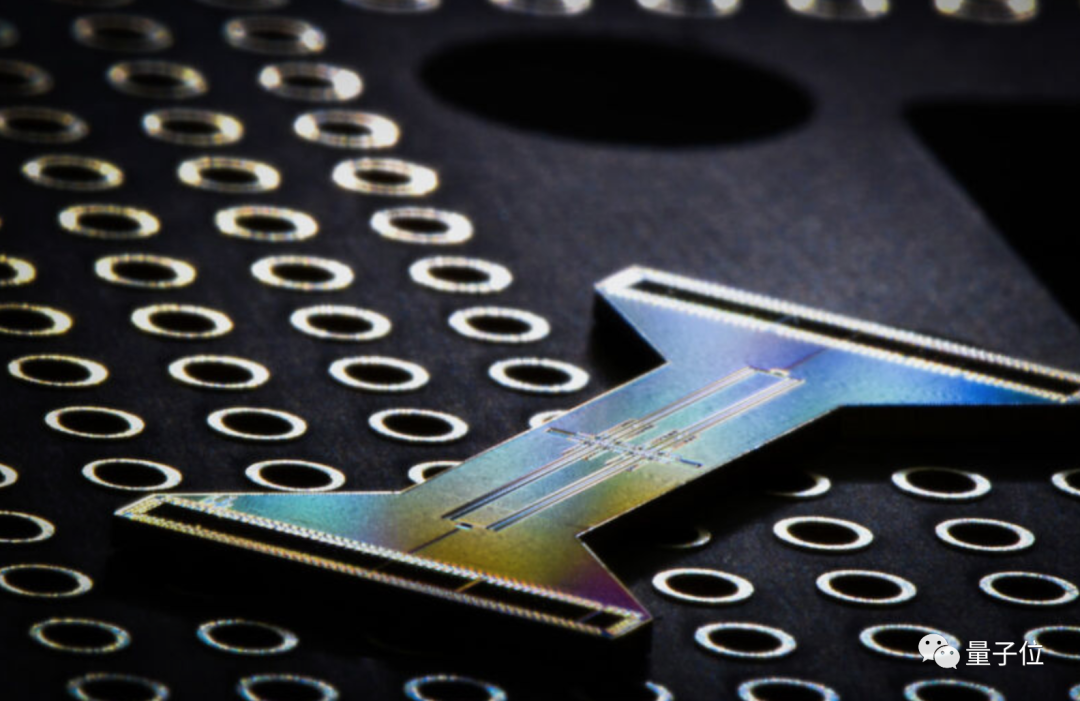 “口罩厂”霍尼韦尔搞出的量子计算机，刚刚获得Nature认可