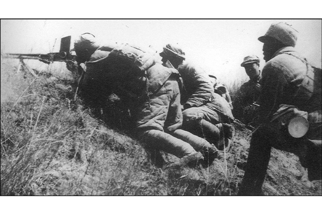 只有粟裕敢！解放战争中仅一次，我军同时对付