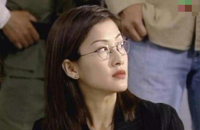 陈慧珊转行当英文老师，TVB女神老公破产，事业一波三折