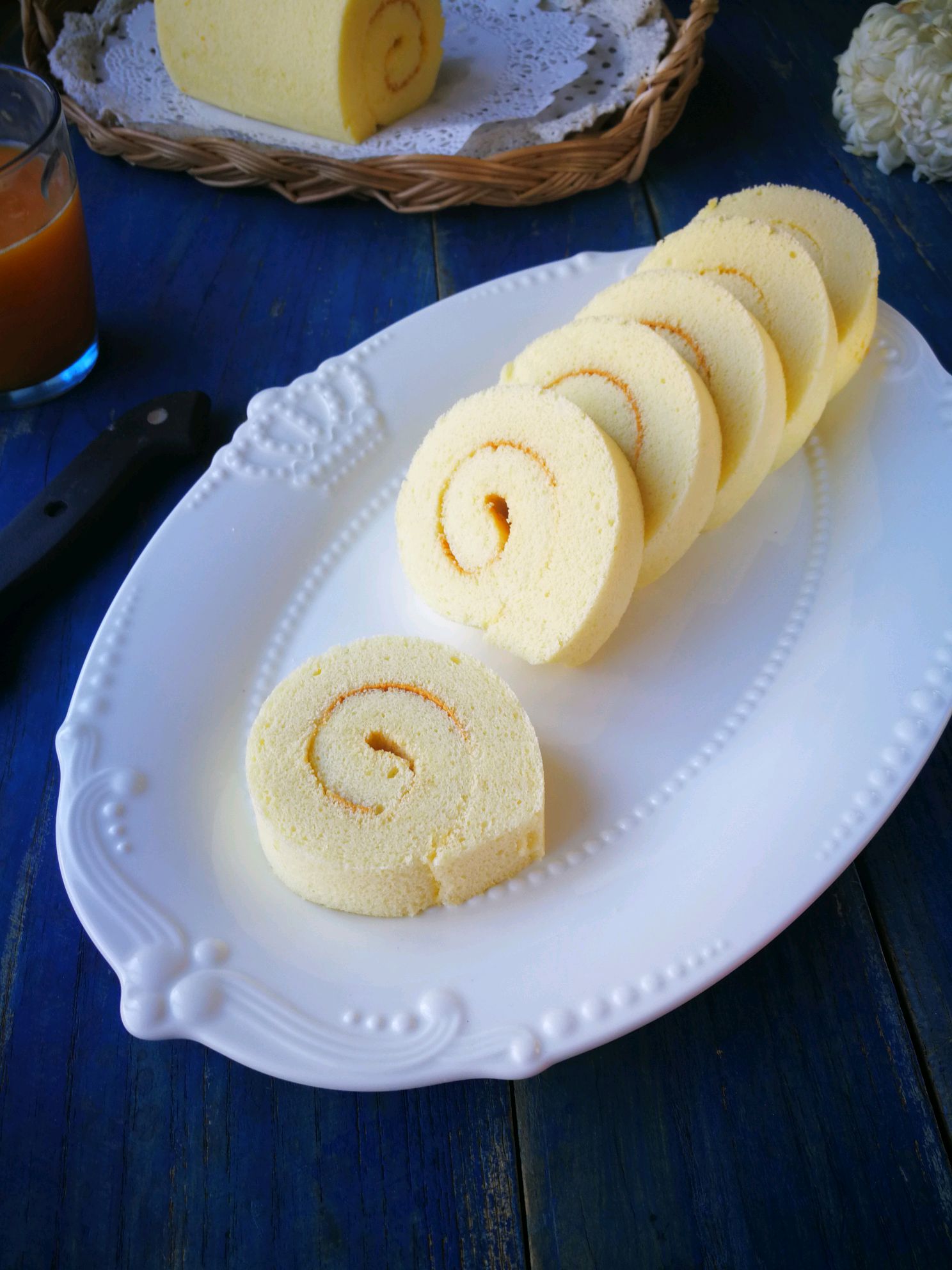 蛋糕卷不用出去买着吃了，在家就能做，口感绵密做法简单