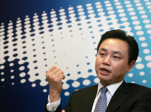 黄光裕终于出狱！而8年前就出狱的哥哥黄俊钦，