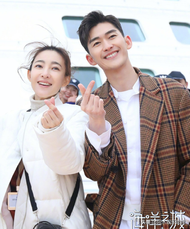 张翰成收视毒药，两部剧同时播出，一部比一部