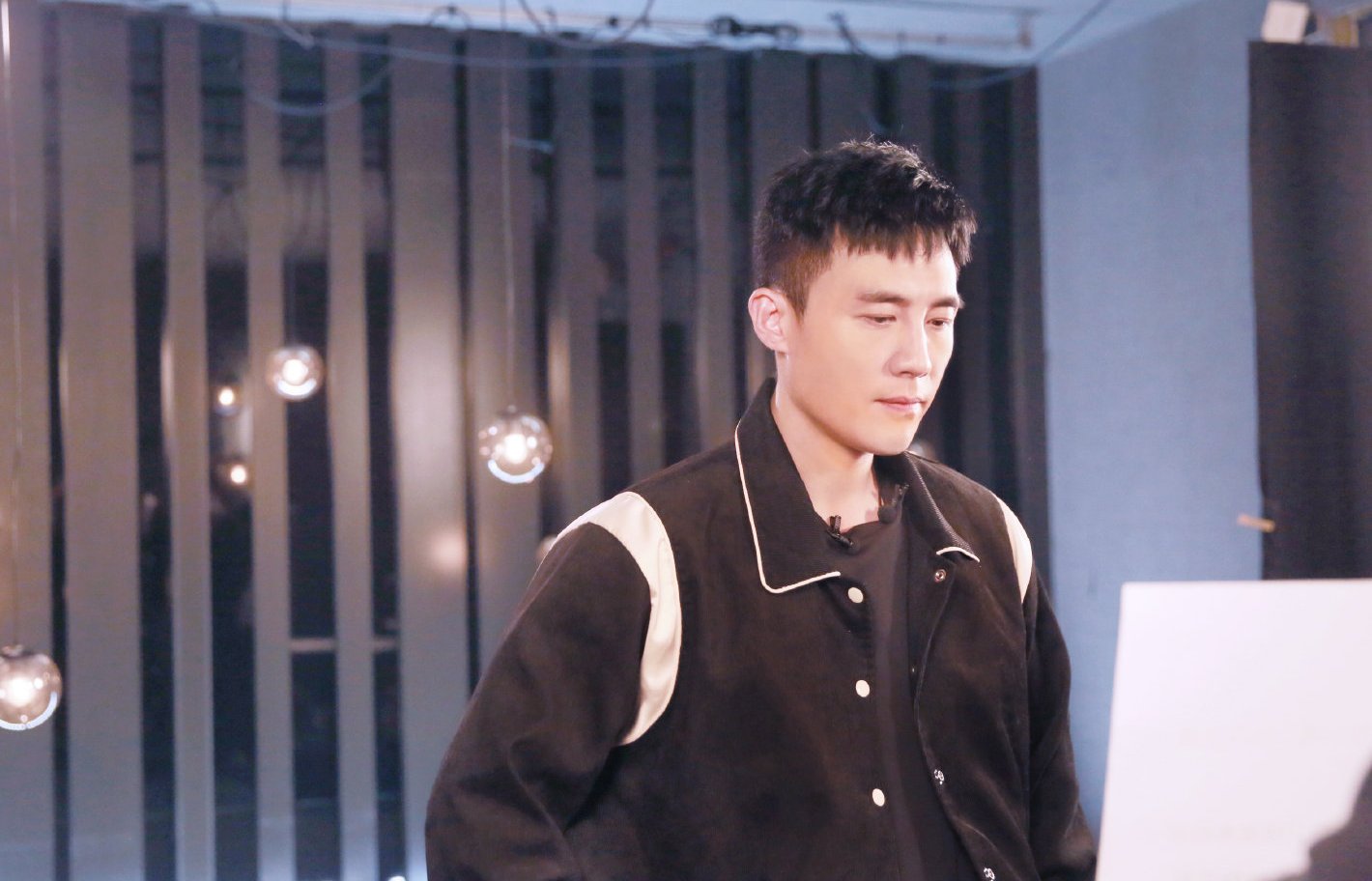 " chase after light elder brother " , dancing of Dou Xiaodu honest is poor, I want to nod an assist to him