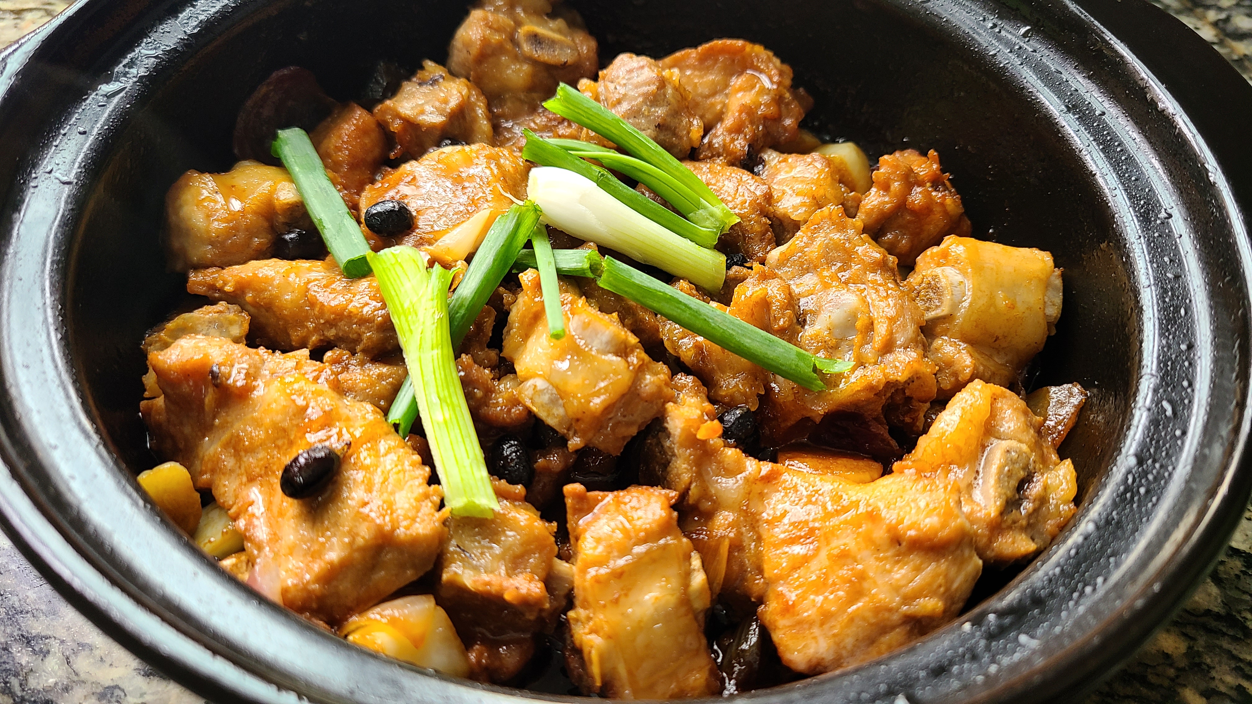 廣東人這樣做排骨太香了，營養好吃味道濃，家常做法又簡單