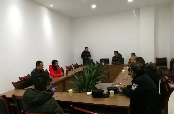 恳谈会|社区警民恳谈会 谈出警民一家亲