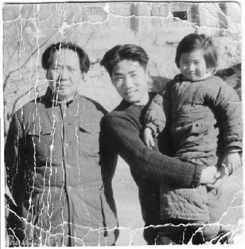 毛岸英：8岁生日失去母亲，新婚一年牺牲战场，