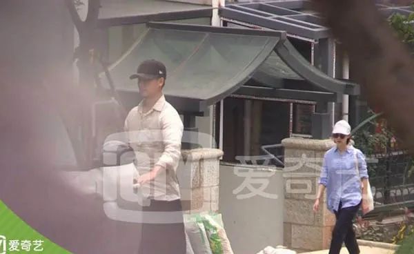 “圈中大姐大”和小鮮肉的瓜