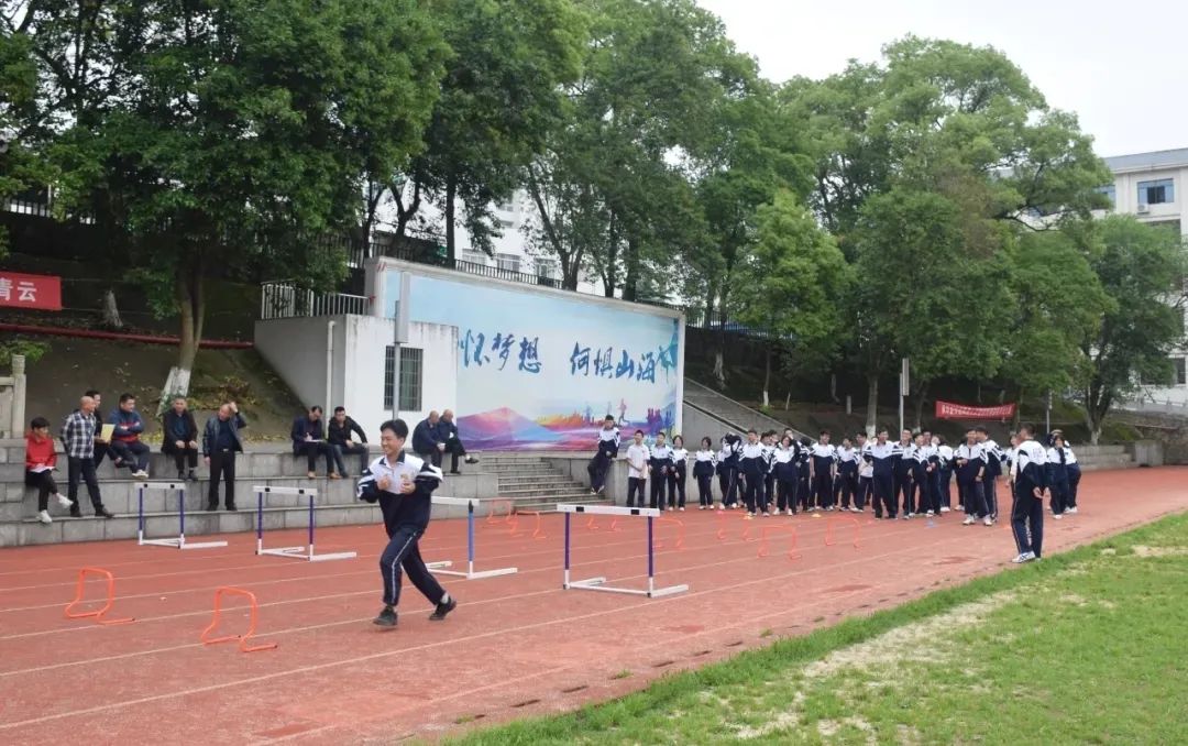 湘潭市二中赴醴陵四中进行艺体教育学习交流活动