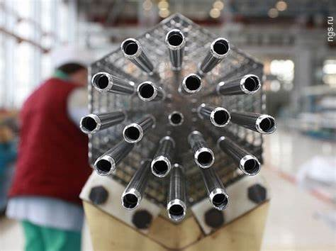 架空：悲怆的俄海军，最凄惨的航母，乌里扬诺夫斯克号浮动核电船