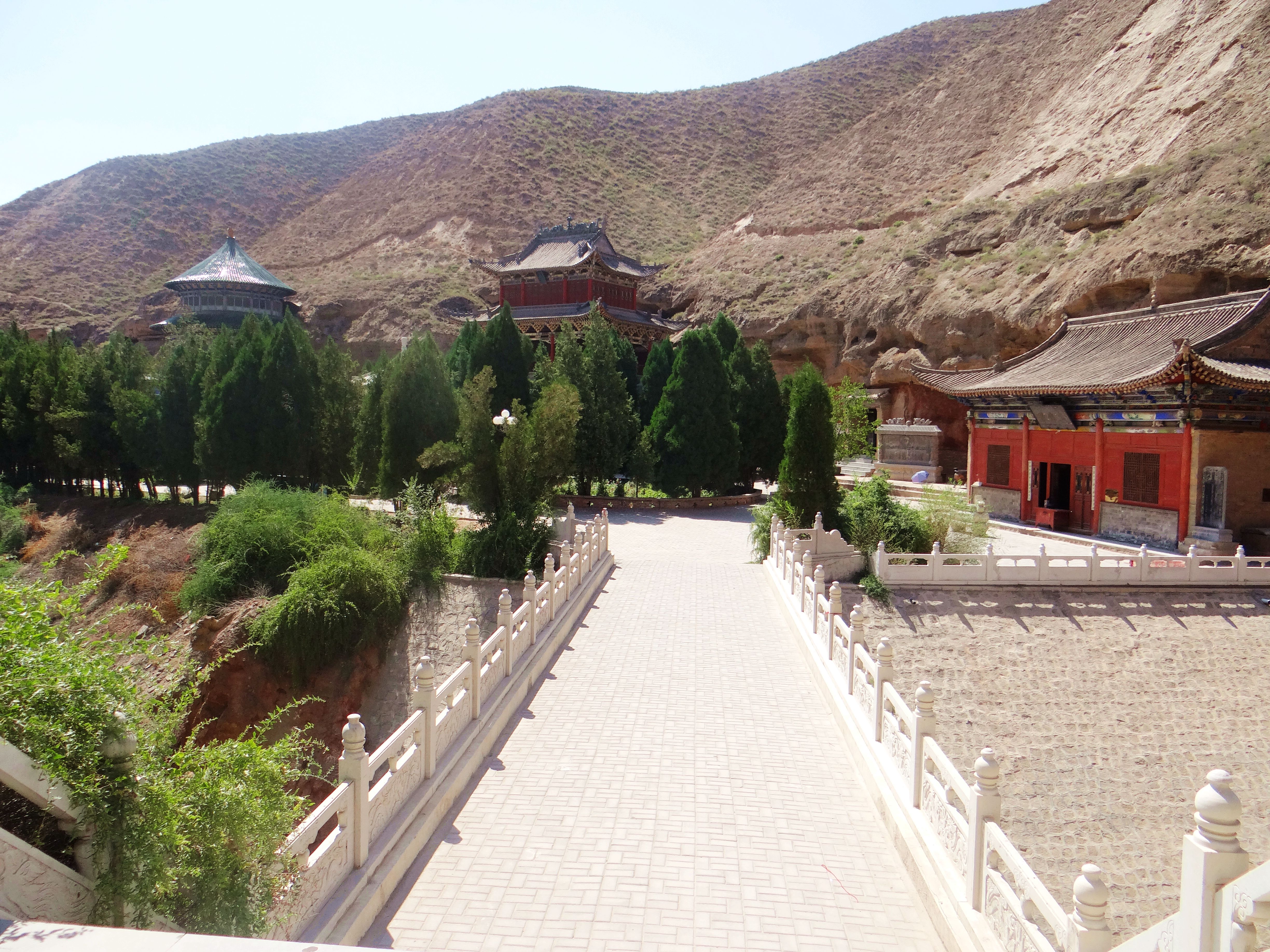 An ancient temple in the deep mountains of 1,400 years, 36 temples and grottoes, a very spectacular scenery