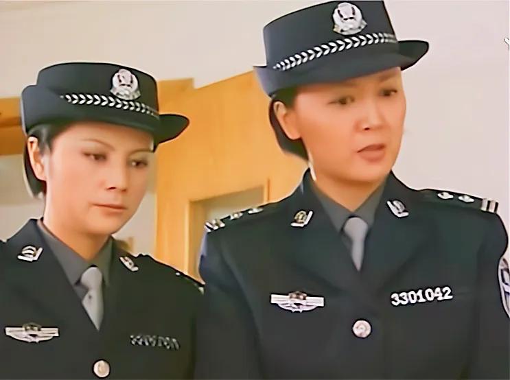 《女子监狱》(2004)主演:范智博,杨圣文《大漠高墙》(2011)《巡回检查