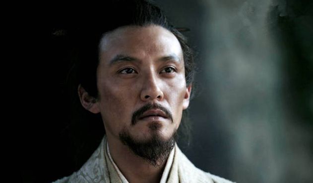 皇帝请将军吃饭，不给筷子，将军吃完后，皇帝