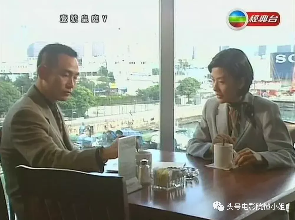 励志!tvb港剧女神改做教育,二婚老公破产,50岁读博士再拼事业