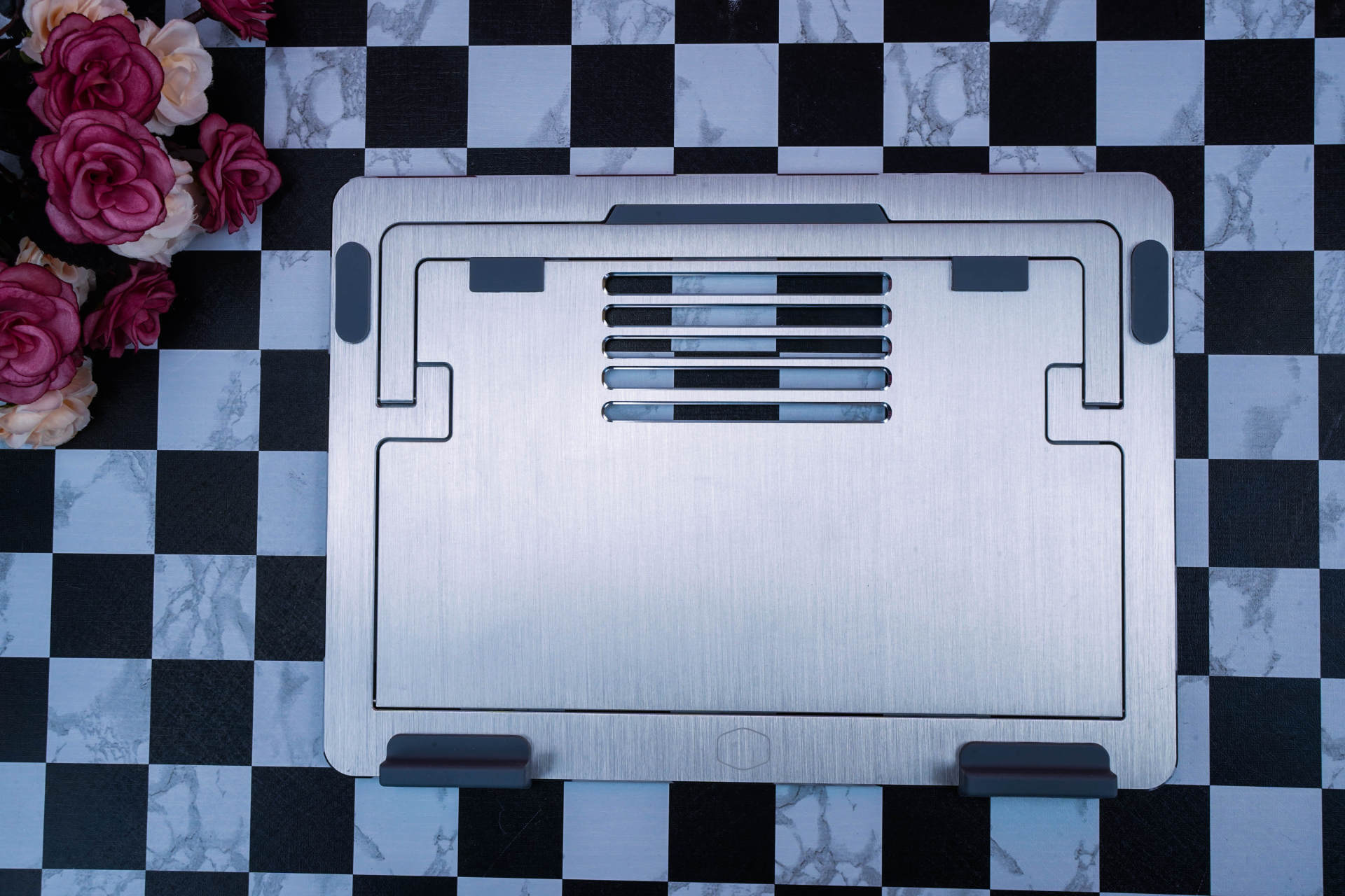 酷冷至尊Ergo铝支架：更轻，更薄，笔记本电脑必备神器