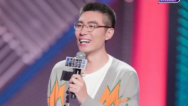 《脱口秀大会》悄然而至，但却效果不佳，遭网友吐槽：一堆破梗