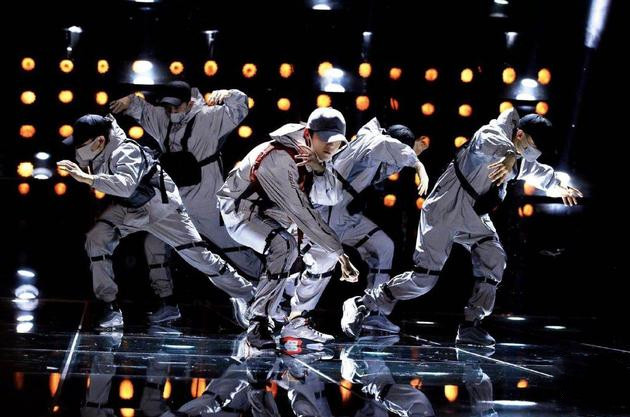 吴亦凡、鹿晗、黄子韬世纪同框，三人唱功见分晓，吴亦凡颜值最高