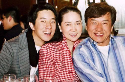 林凤娇为何能从一众美人中脱颖而出，稳坐“大嫂”位置？